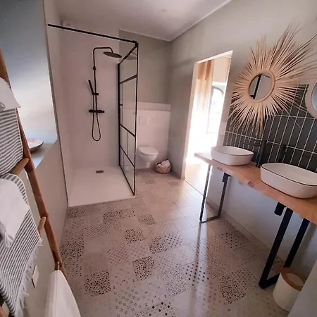 Oda ve Kahvaltı P'tit Cocon Au Coeur Du Lot Avec Piscine Dégagnac